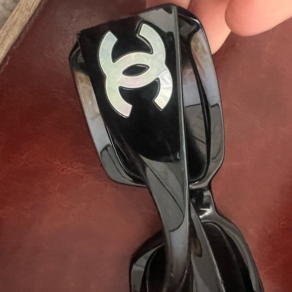 Chanel Mother of Pearl Sunglasses (Authentic) - Picture 6 of 7